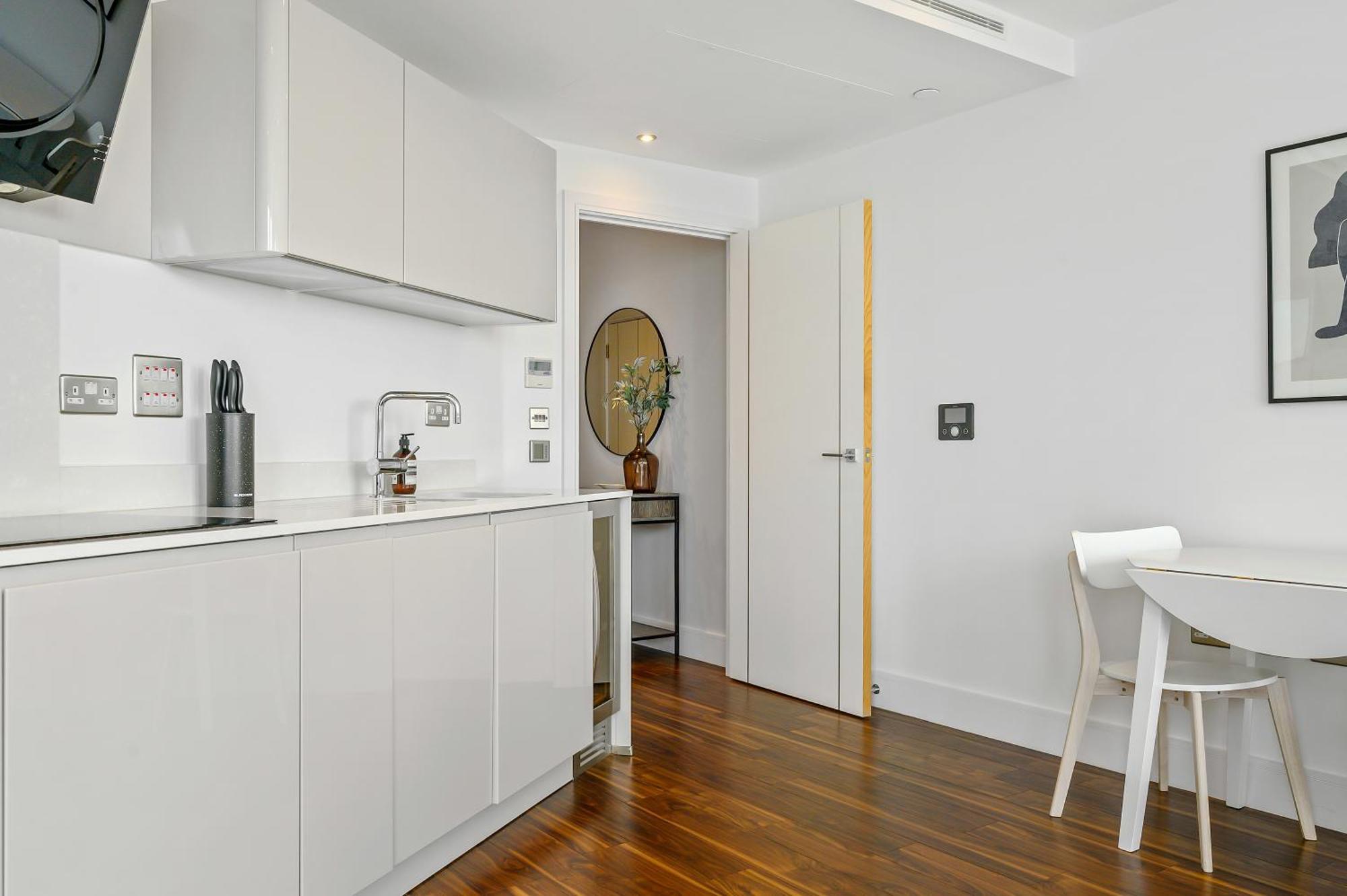 Stunning 1-bed In Appartamento *